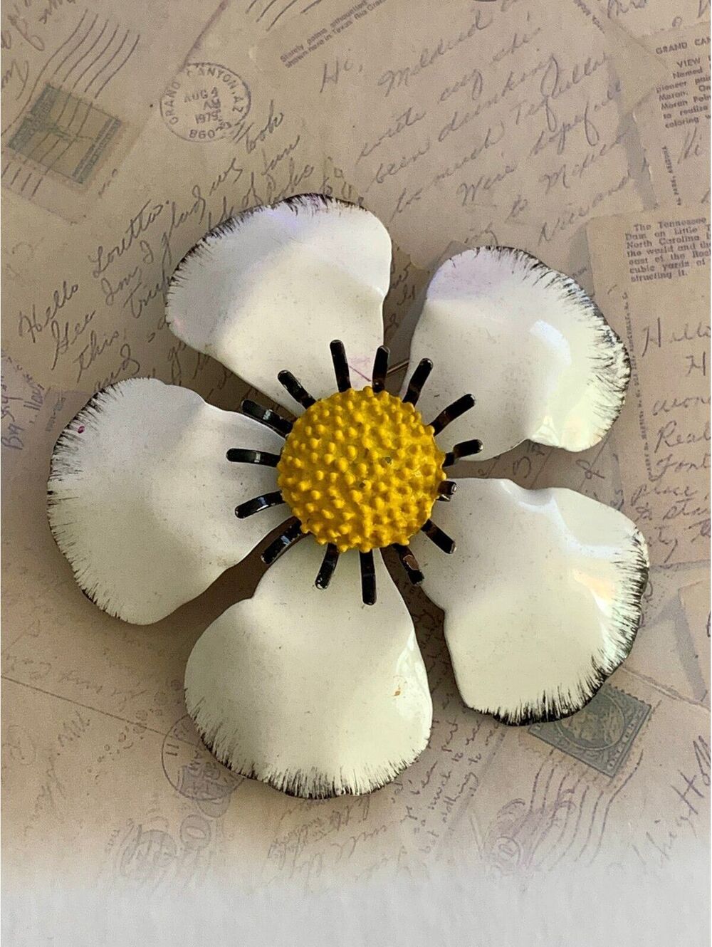 Vintage Enamel Cheerful White and Yellow Flower Brooch Pin - Retro Floral